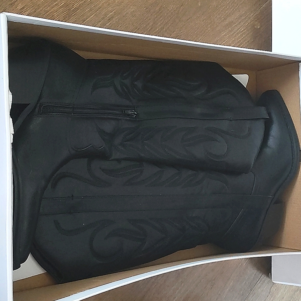 Coconuts by Matisse Black Dixie Cowgirl boots size 7.5